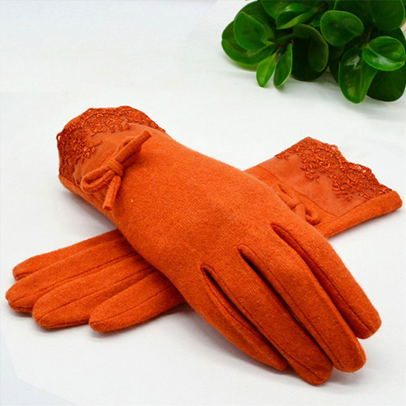 Elegant Lace Cashmere Gloves